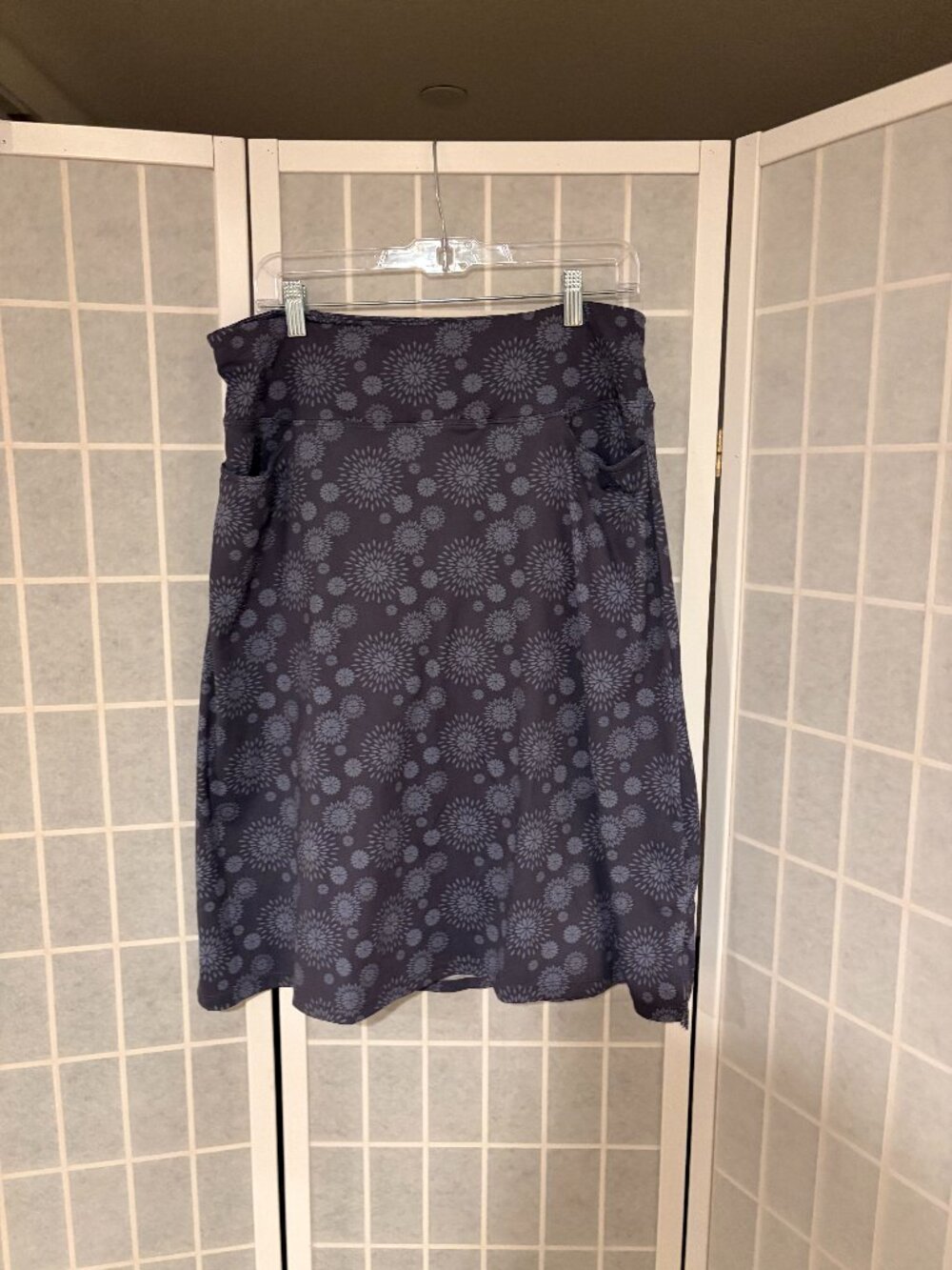 Beroy Gray Floral Print Athletic Skort Women's XL Built-In Shorts NWT